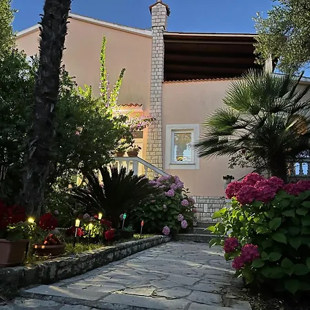 Mit Terrasse By Interhome Apartman Banjol