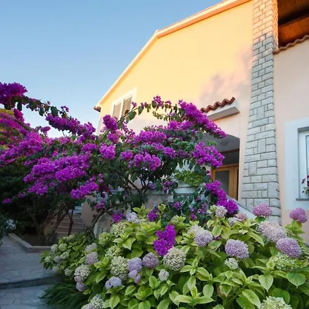 Mit Terrasse By Interhome Banjol