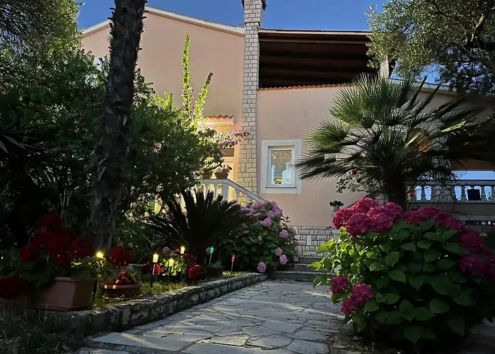 Mit Terrasse By Interhome Apartman Banjol